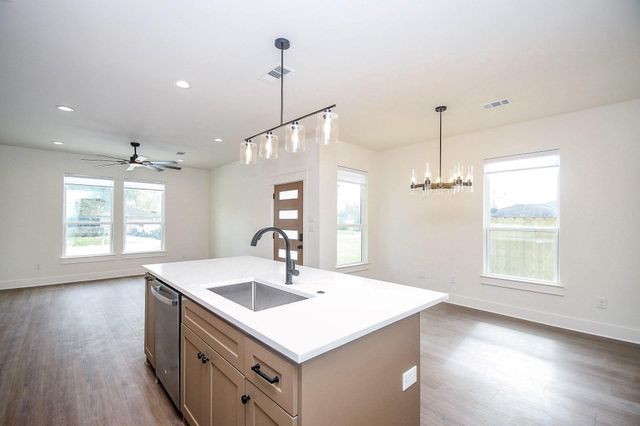 4101 Victoria A, Dickinson, TX 77539