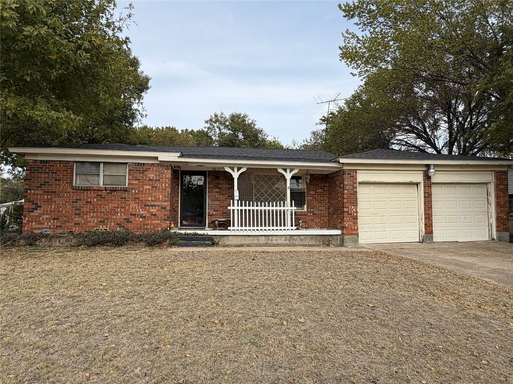 3617 Bewley Street, North Richland Hills, TX 76117