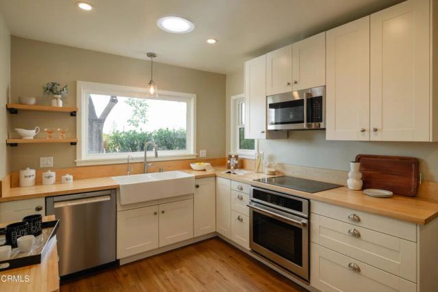239 E Pentagon Street, Altadena, CA 91001