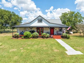 2666 Cr 247, Moulton, TX 77975