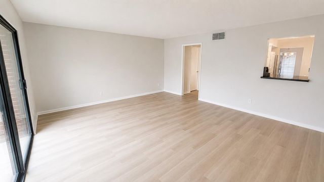 11550 Chimney Rock Road 537, Houston, TX 77035