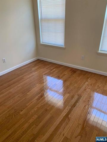 25 Holland Street, Newark, NJ 07103