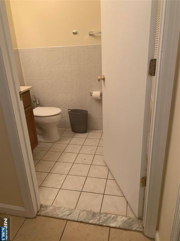 25 Holland Street, Newark, NJ 07103