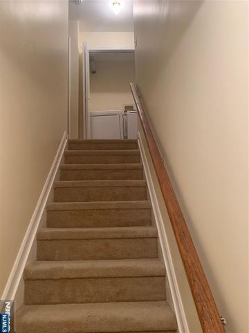 25 Holland Street, Newark, NJ 07103