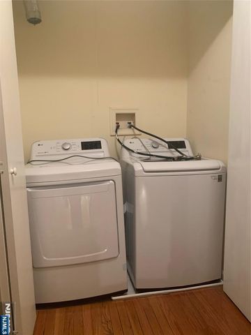 25 Holland Street, Newark, NJ 07103