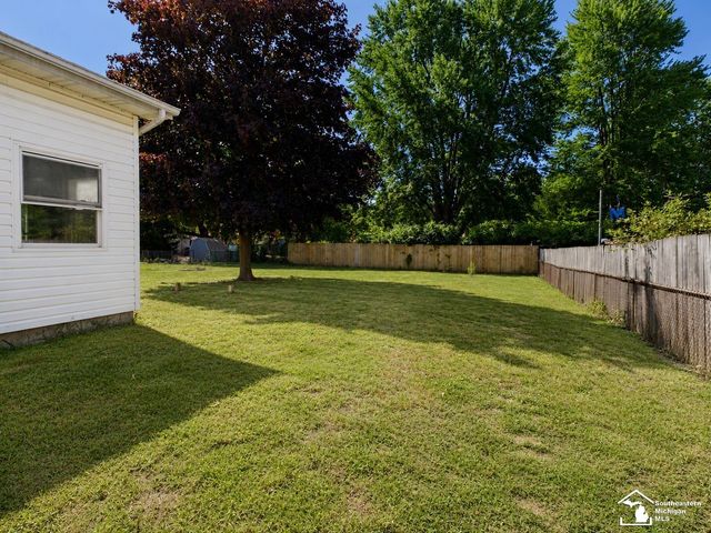 855 Mildred Avenue, Bedford Twp, MI 48182