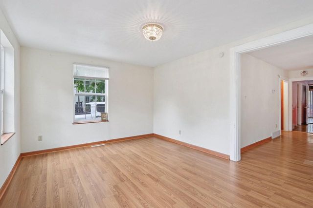 318 W Walworth STREET, Elkhorn, WI 53121