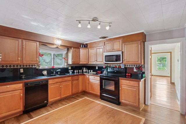 318 W Walworth STREET, Elkhorn, WI 53121