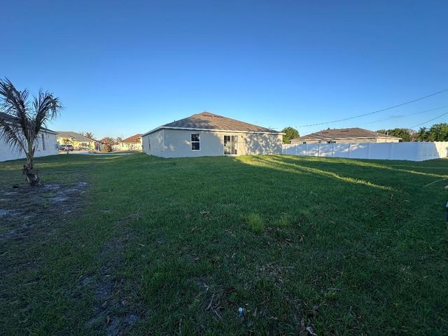 1782 SW Gloria Lane, Port St. Lucie, FL 34953
