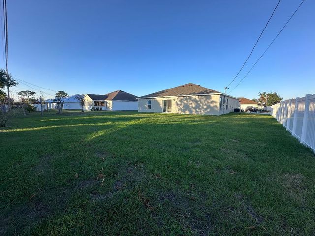 1782 SW Gloria Lane, Port St. Lucie, FL 34953
