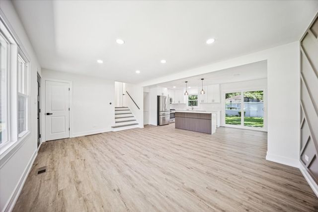22W633 Burr Oak Drive, Glen Ellyn, IL 60137