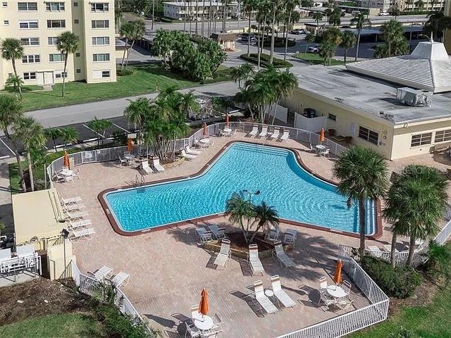 4775 COVE CIRCLE 1002, St Petersburg, FL 33708