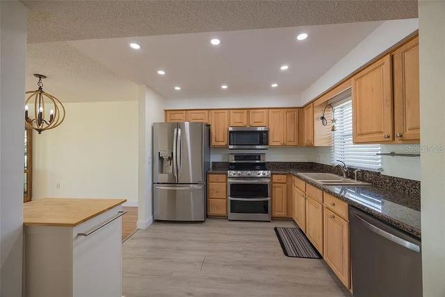 4775 COVE CIRCLE 1002, St Petersburg, FL 33708