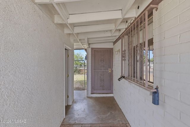 1105 E Garden Loop, Tucson, AZ 85706