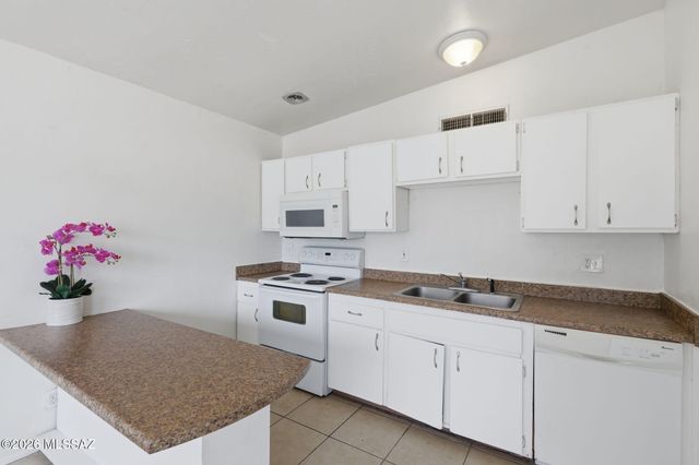 1105 E Garden Loop, Tucson, AZ 85706