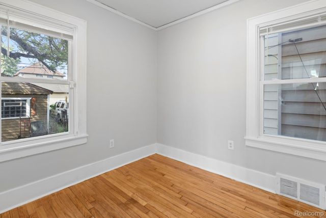 74 Pine Street, River Rouge, MI 48218