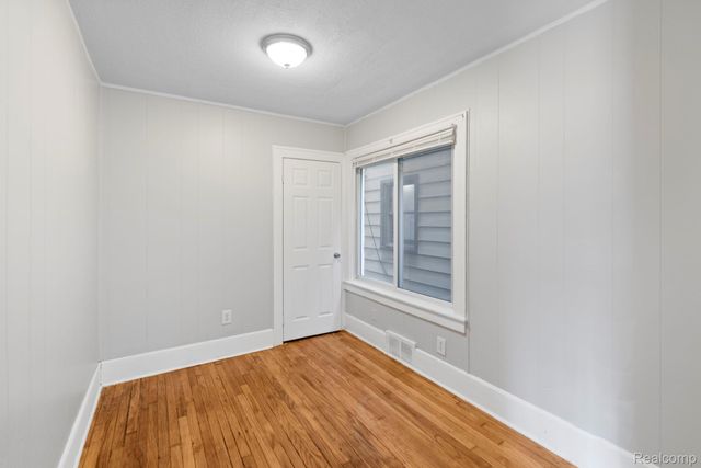 74 Pine Street, River Rouge, MI 48218