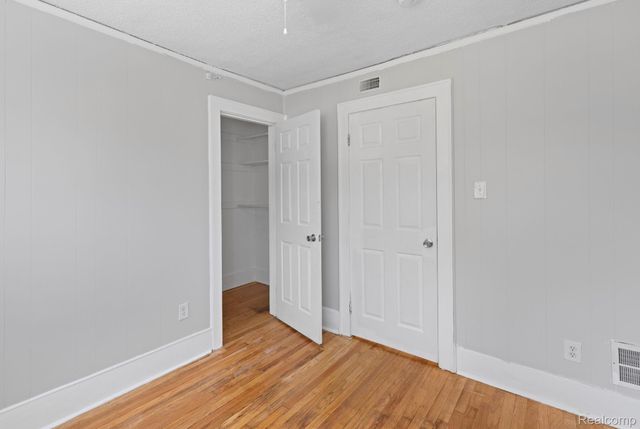 74 Pine Street, River Rouge, MI 48218