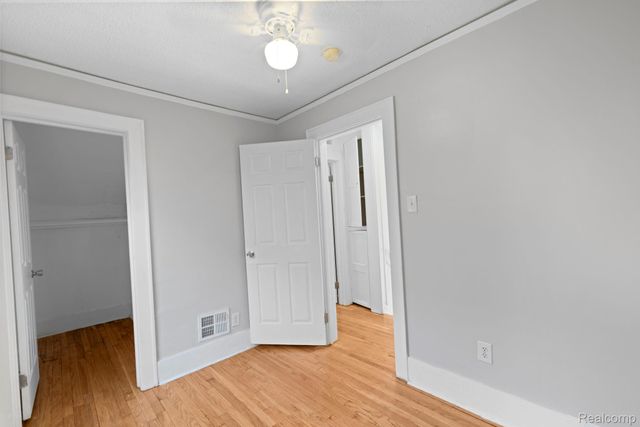 74 Pine Street, River Rouge, MI 48218