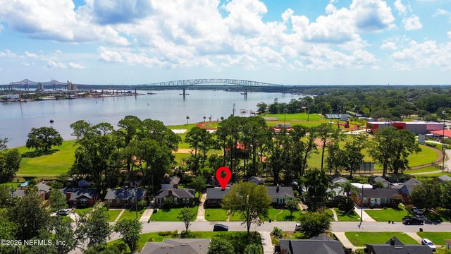 821 OLD HICKORY Road, Jacksonville, FL 32207