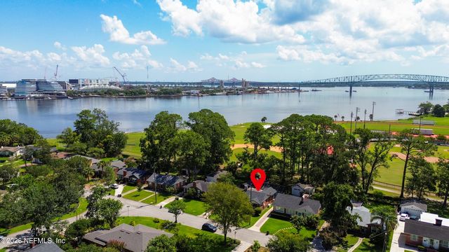 821 OLD HICKORY Road, Jacksonville, FL 32207