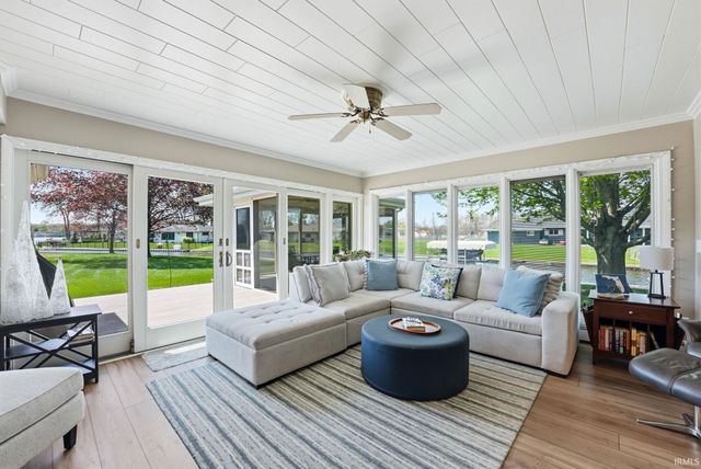 31 Fairlane Drive, Warsaw, IN 46580