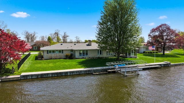 31 Fairlane Drive, Warsaw, IN 46580