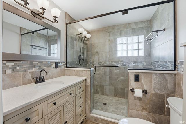 31 Fairlane Drive, Warsaw, IN 46580