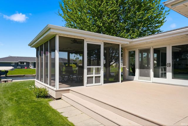 31 Fairlane Drive, Warsaw, IN 46580
