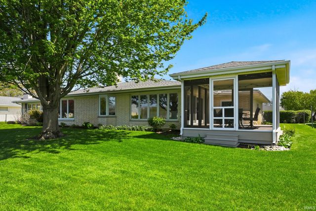 31 Fairlane Drive, Warsaw, IN 46580