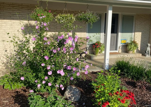 31 Fairlane Drive, Warsaw, IN 46580