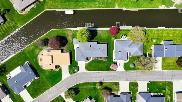 31 Fairlane Drive, Warsaw, IN 46580