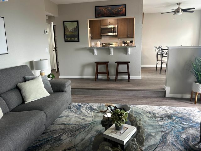 21117 Gary Dr 106, Hayward, CA 94546