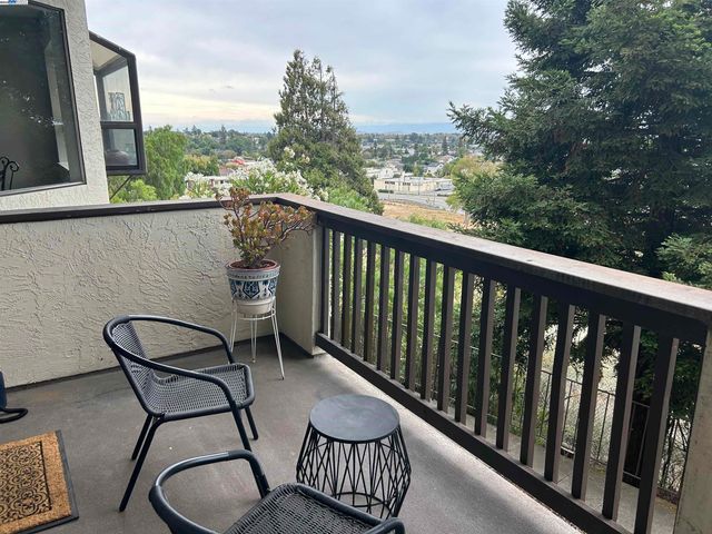 21117 Gary Dr 106, Hayward, CA 94546