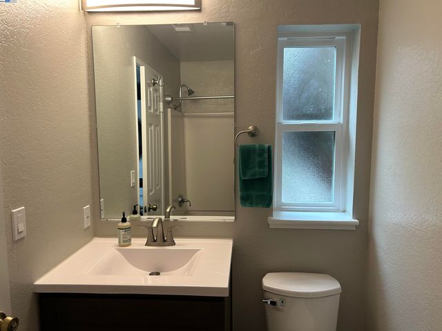 21117 Gary Dr 106, Hayward, CA 94546