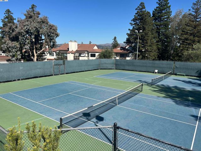 21117 Gary Dr 106, Hayward, CA 94546