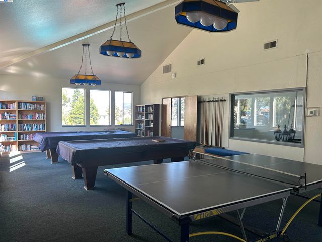 21117 Gary Dr 106, Hayward, CA 94546