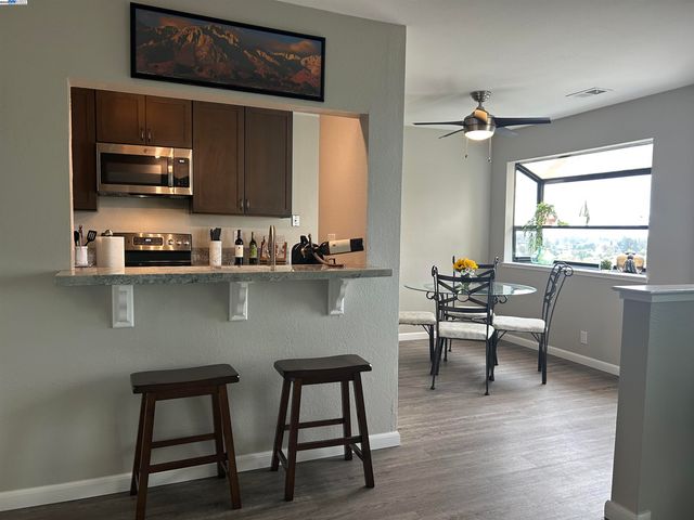 21117 Gary Dr 106, Hayward, CA 94546