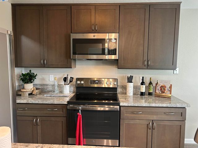 21117 Gary Dr 106, Hayward, CA 94546