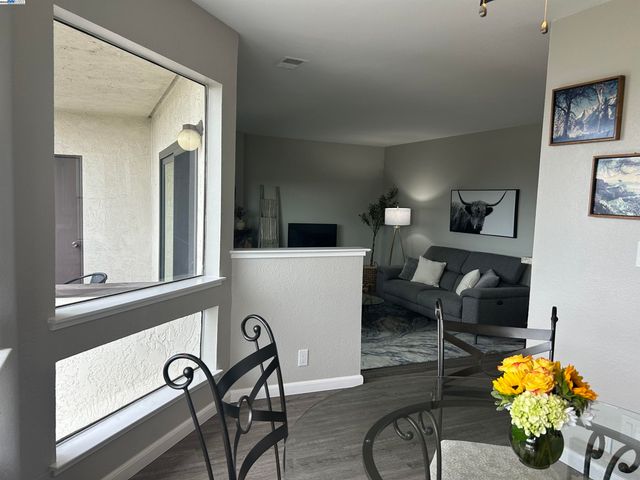 21117 Gary Dr 106, Hayward, CA 94546