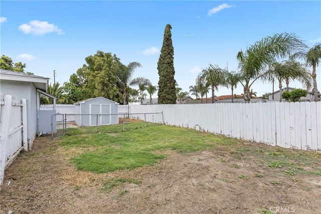10327 Flora Vista Avenue, Bellflower, CA 90706