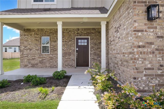 3704 Pin Oak Hills, Seguin, TX 78155