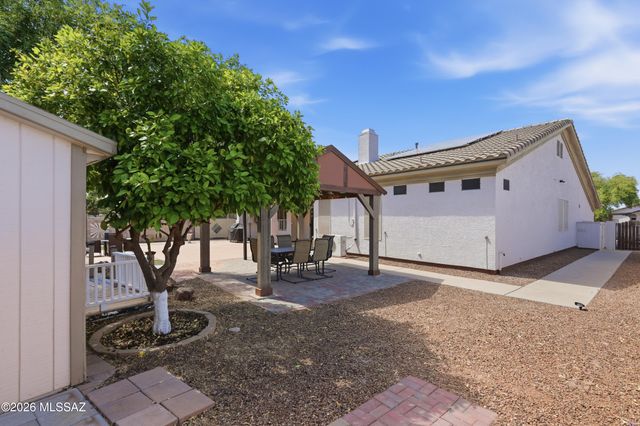 7693 W Sunlark Way, Tucson, AZ 85743