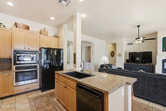 7693 W Sunlark Way, Tucson, AZ 85743