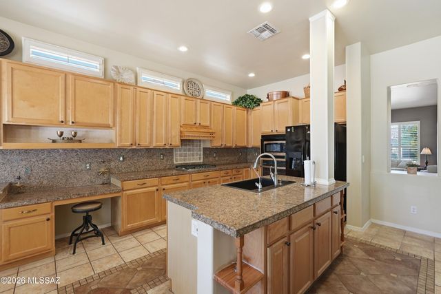 7693 W Sunlark Way, Tucson, AZ 85743