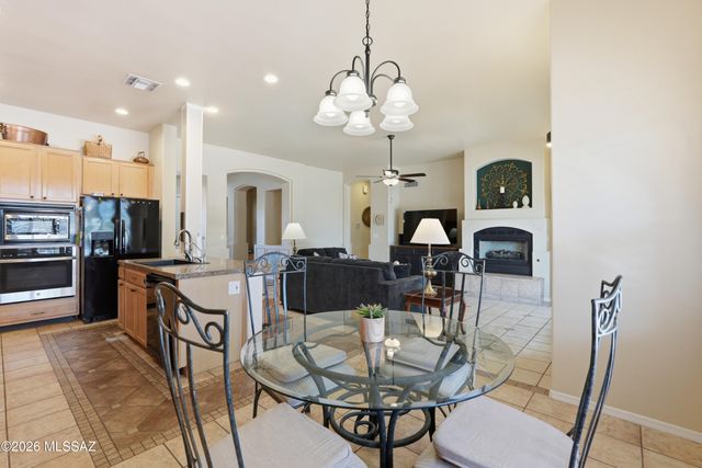 7693 W Sunlark Way, Tucson, AZ 85743