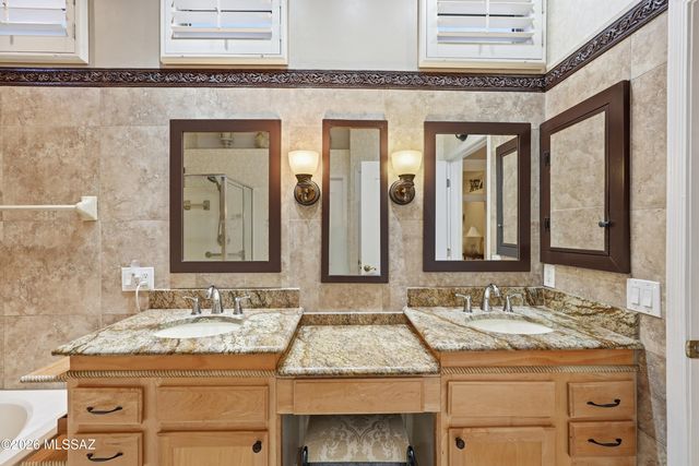 7693 W Sunlark Way, Tucson, AZ 85743