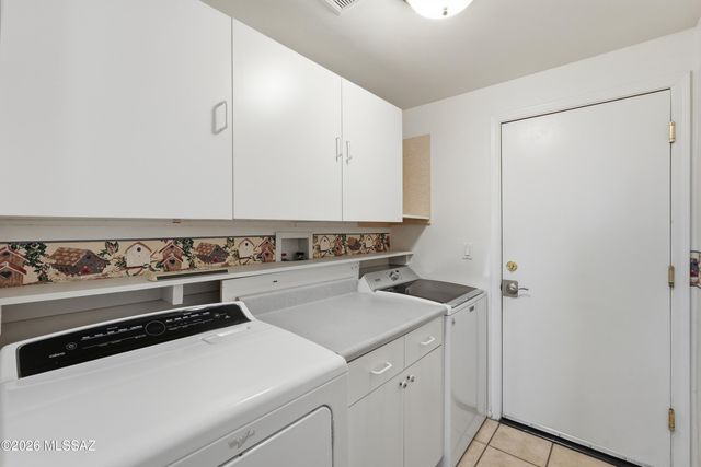 7693 W Sunlark Way, Tucson, AZ 85743