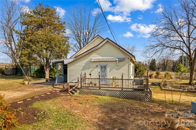 1022 Railroad Avenue, China Grove, NC 28023