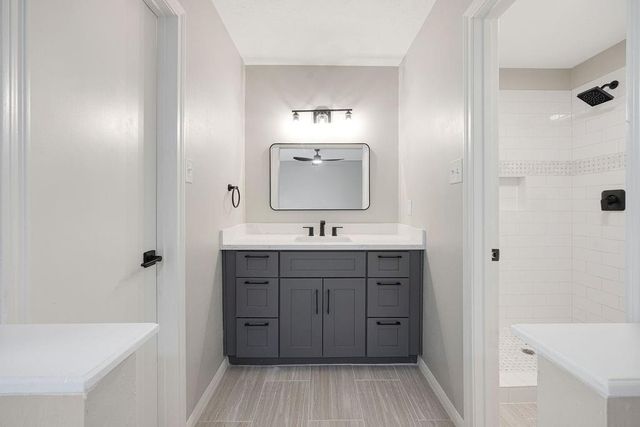 2114 Eagle Point Road, Crosby, TX 77532